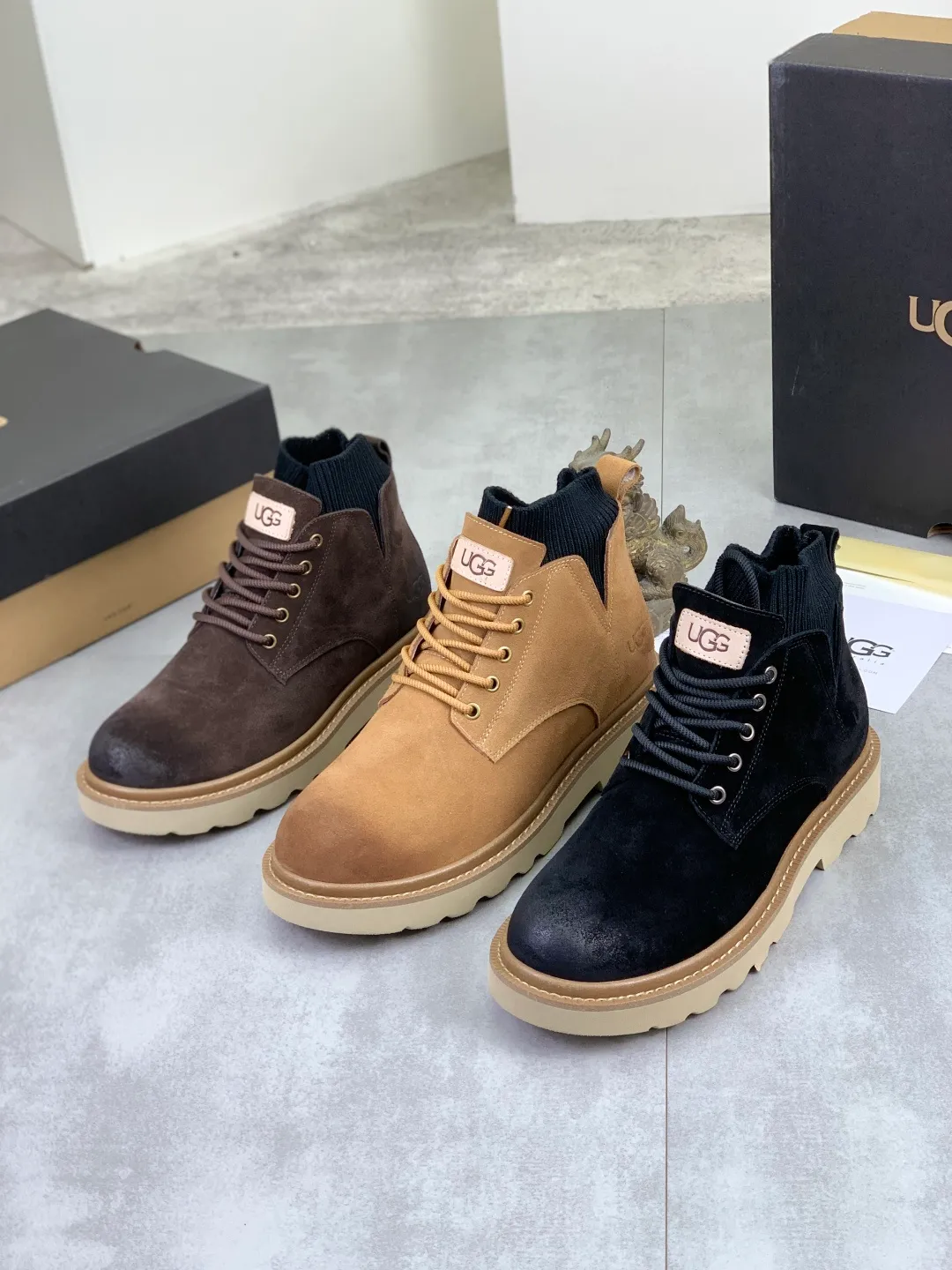 Men's men's shoes P620 New arrival🆕🆕🆕 IUGGI men's British retro Martin boots Winter new men's outdoor hiking boots First layer of cowhide on the outside Wool on the inside Comfortable and warm Rubber sole sole Non-slip and firm Trendy and fashionable Casual and versatile Size: 39-44 (customized for 45) Color: three colors